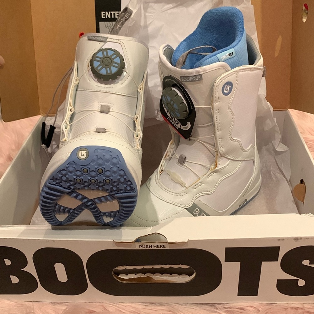 Burton Bootique Women’s size 5 snowboarding boots